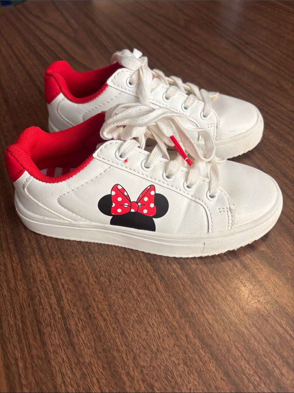 Disney Kids Size 1 White and Red Minnie Mouse Bow Sneakers